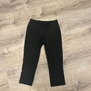 Women’s Nike Dri-Fit Crop Leggings Size Small